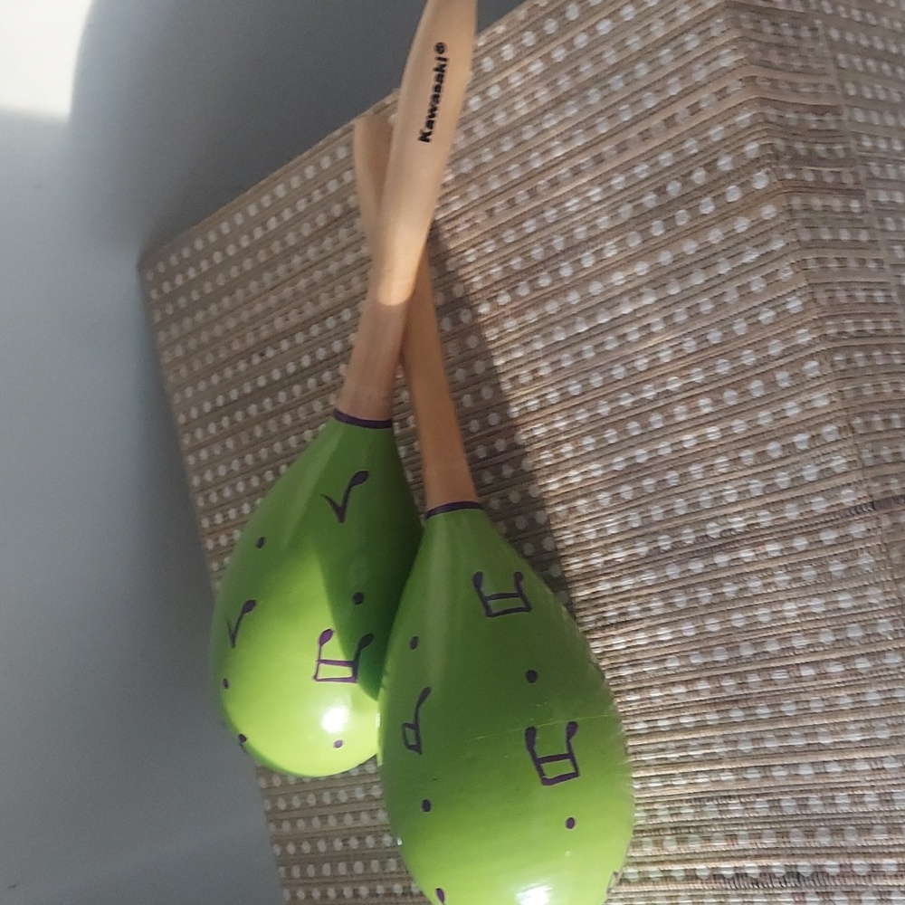 Kawasaki Green Musical Notes Handcrafted Wooden Maracas Instrument - Picture 7 of 11